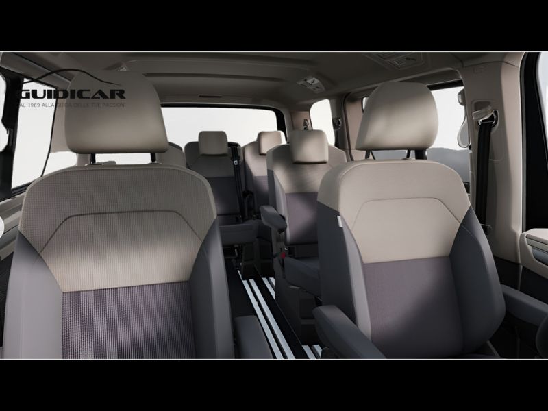 GuidiCar - VOLKSWAGEN INDUSTRIALI Multivan 1 Multivan Life PL  2.0 TDI 110kW  ant. DSG Nuovo